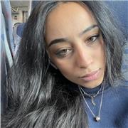 Studentessa al terzo anno di Lingue impartisce lezioni di inglese agli studenti di Scuola Secondaria di I e di II grado
